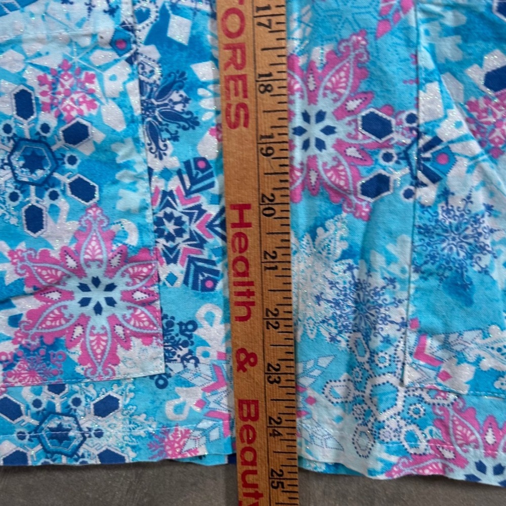 Peaches Uniforms Women's Size XL Scrub Top Blue Pink Snowflake Glitter V-Neck - Picture 5 of 8